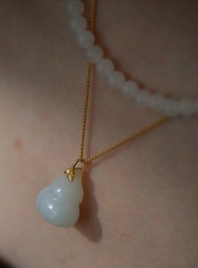 SUMOJEWEL《雪初见福》新中式简约轻奢优雅俄料白玉葫芦项链