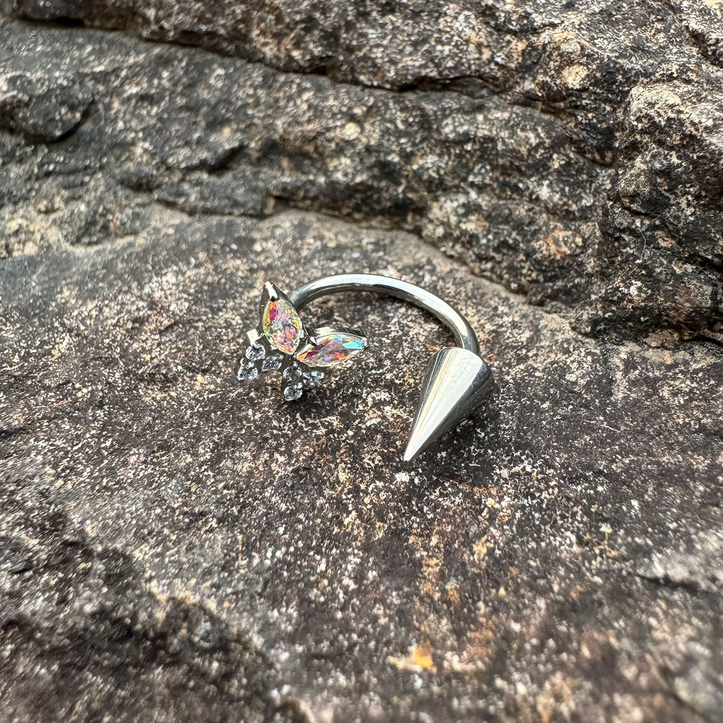 唇环钛合金唇钉c型内螺纹马蹄环耳钉耳骨钉饰品爆闪亚文化尖锥,淘宝优惠券,粉丝福利购,淘宝优惠卷