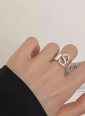 01325欧美风光面S字母戒指开口戒指设计感ins时尚潮人女款手饰品