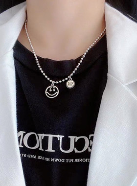 复古做旧幸运字母锁骨项链女冷淡风韩版个性圆牌镂空笑脸吊坠项链