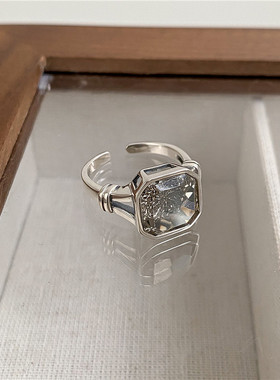 新品高级感白茶石方钻戒指男女时髦INS小众设计锆石轻奢风食指戒