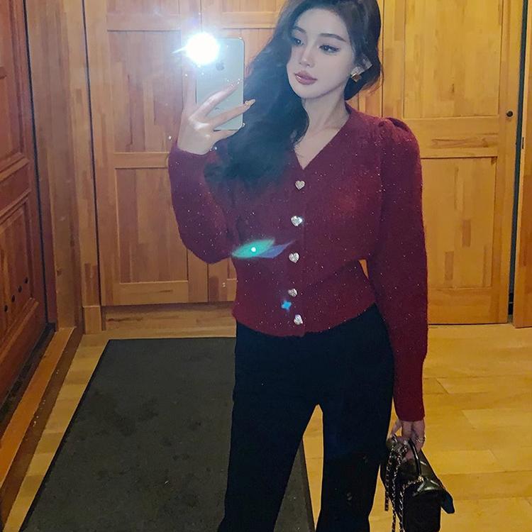 针织开衫女2025新款秋冬外穿V领小香风上衣爱心扣亮丝红色毛衣潮 - 图2