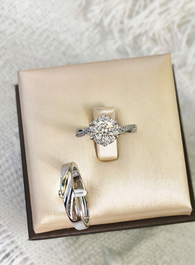 微镶仿真钻戒女情侣对戒奢华结婚拍婚纱照戒指婚礼仪式假道具一对