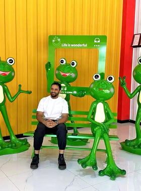 卡通青蛙牛蛙店门口动物模型雕塑网红餐厅拍照打卡迎宾装饰大摆件