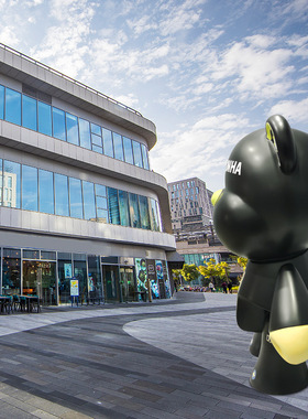 定制户外动物公仔商业美陈网红打卡芝麻街玻璃钢熊企业品牌IP雕塑