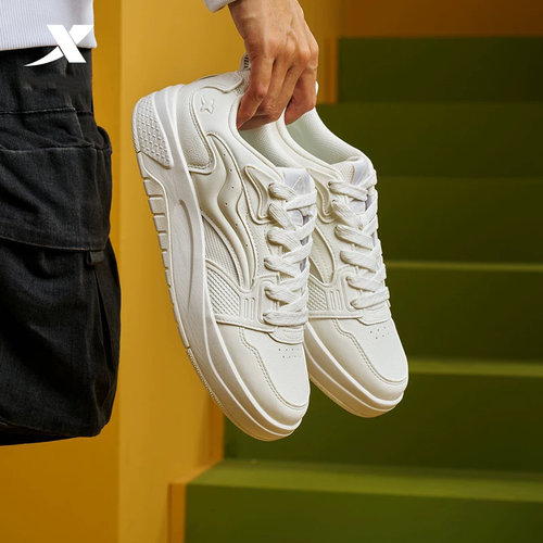 特步启浪LITE板鞋男2025夏季新款轻便百搭透气小白鞋975319310052 - 图0