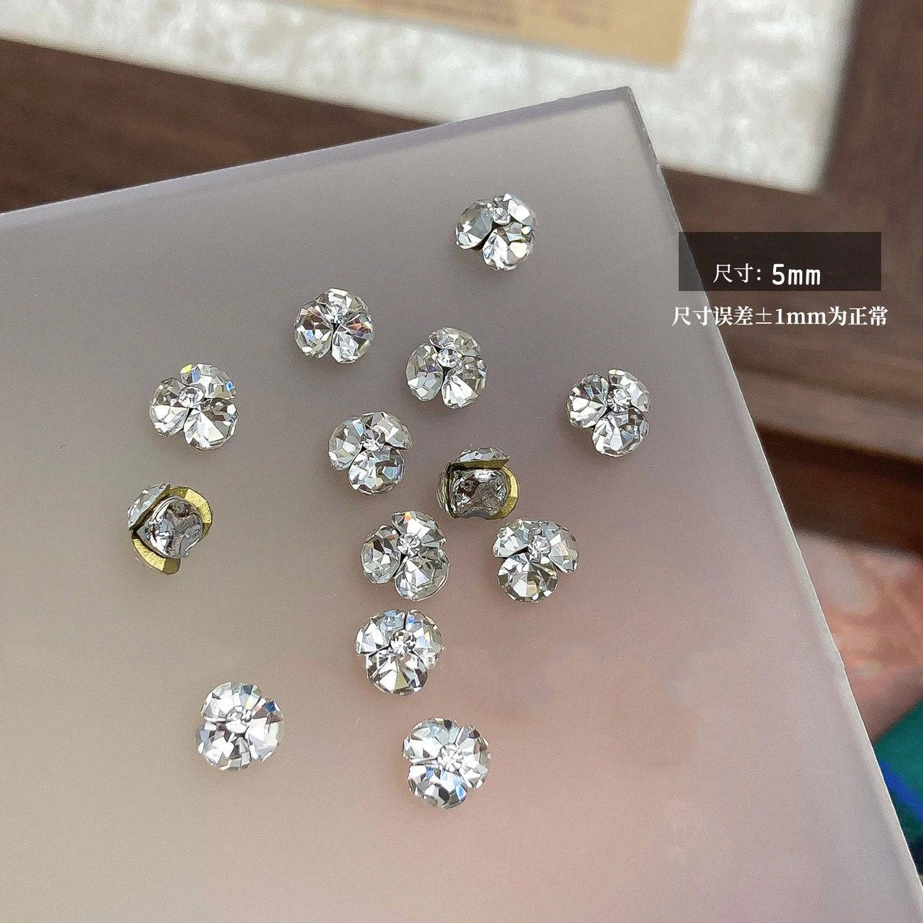 网红爆闪钻球美甲堆钻手工超闪美甲白色成品堆堆钻水晶指甲饰品钻,淘宝优惠券,粉丝福利购,淘宝优惠卷