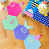 Say goodbye to the worry of conflicting styles. Hexagonal carpets can be put together at will. Original for bedroom and living room <Double Insect Personality>
