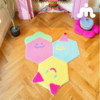 I have all the looks you like. Hexagonal rugs can be put together at will. Original from <Double Insect Personality> in the living room.