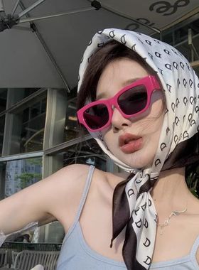 多巴胺风格白框黑片复古墨镜小脸遮阳防紫外线太阳镜少女粉红蓝