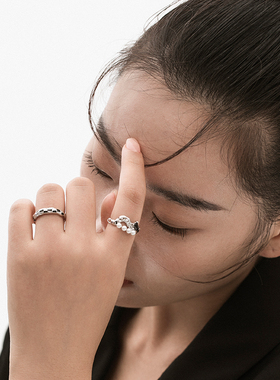 VEKE黑白画映系列棋盘格戒指