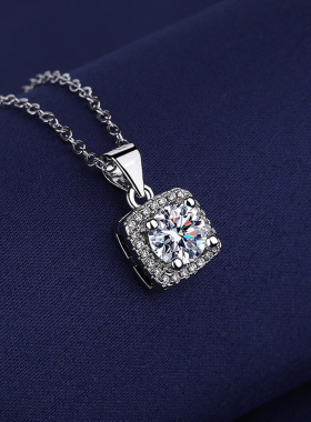 抖音快手直播货源饰品方包项链仿莫桑石一克拉海瑞吊坠女