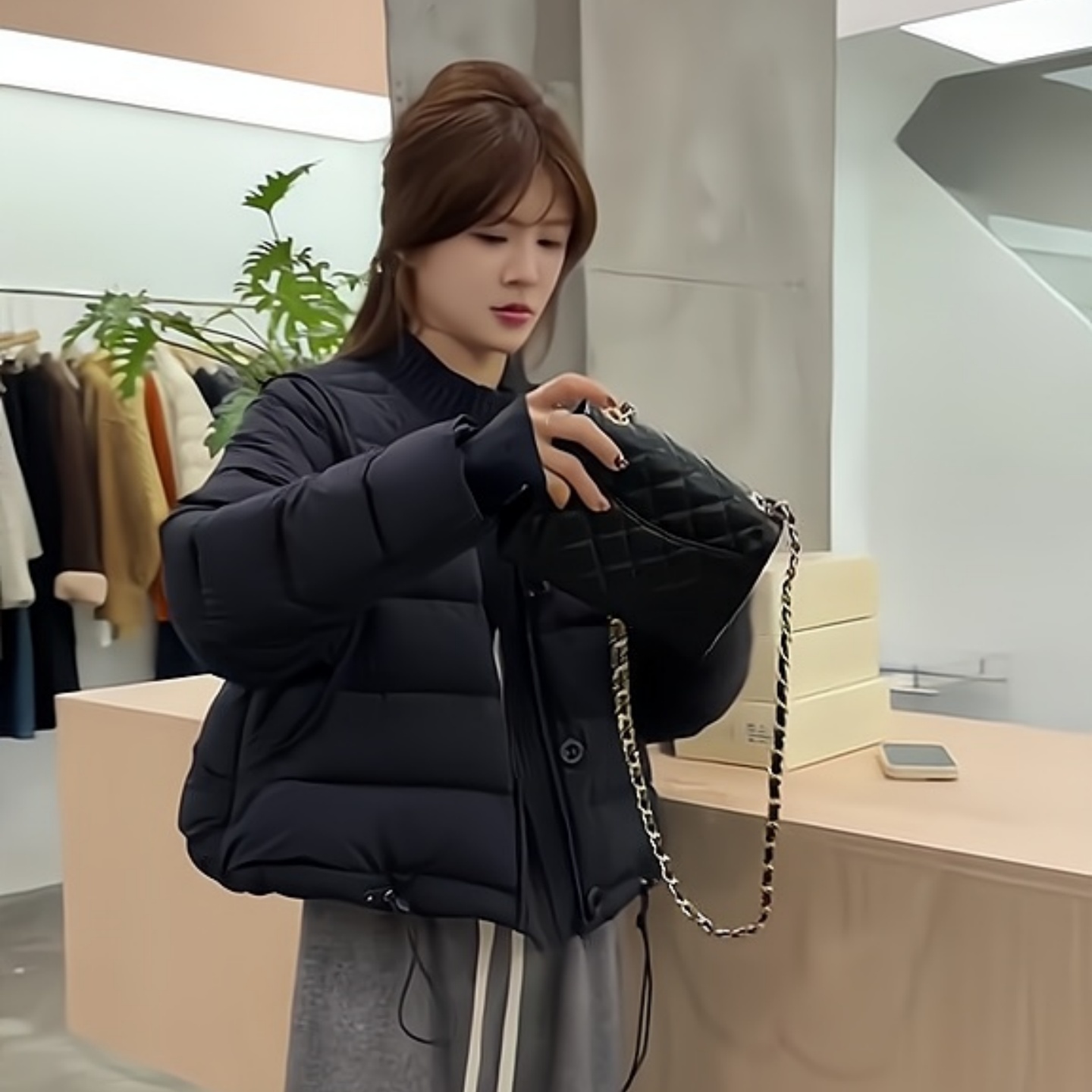 超推荐超百搭2025冬季新款羽绒服黑色立领泡芙面包服加厚保暖外套 - 图1