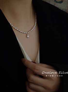 轻奢淡水珍珠项链2024新款爆款轻奢精致锆石吊坠毛衣链女气质颈链