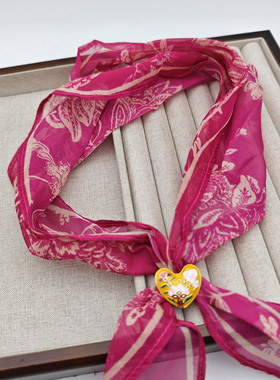 法式轻奢老钱风红色腰果花纹丝巾发带颈联三角围脖领巾心形扣项链