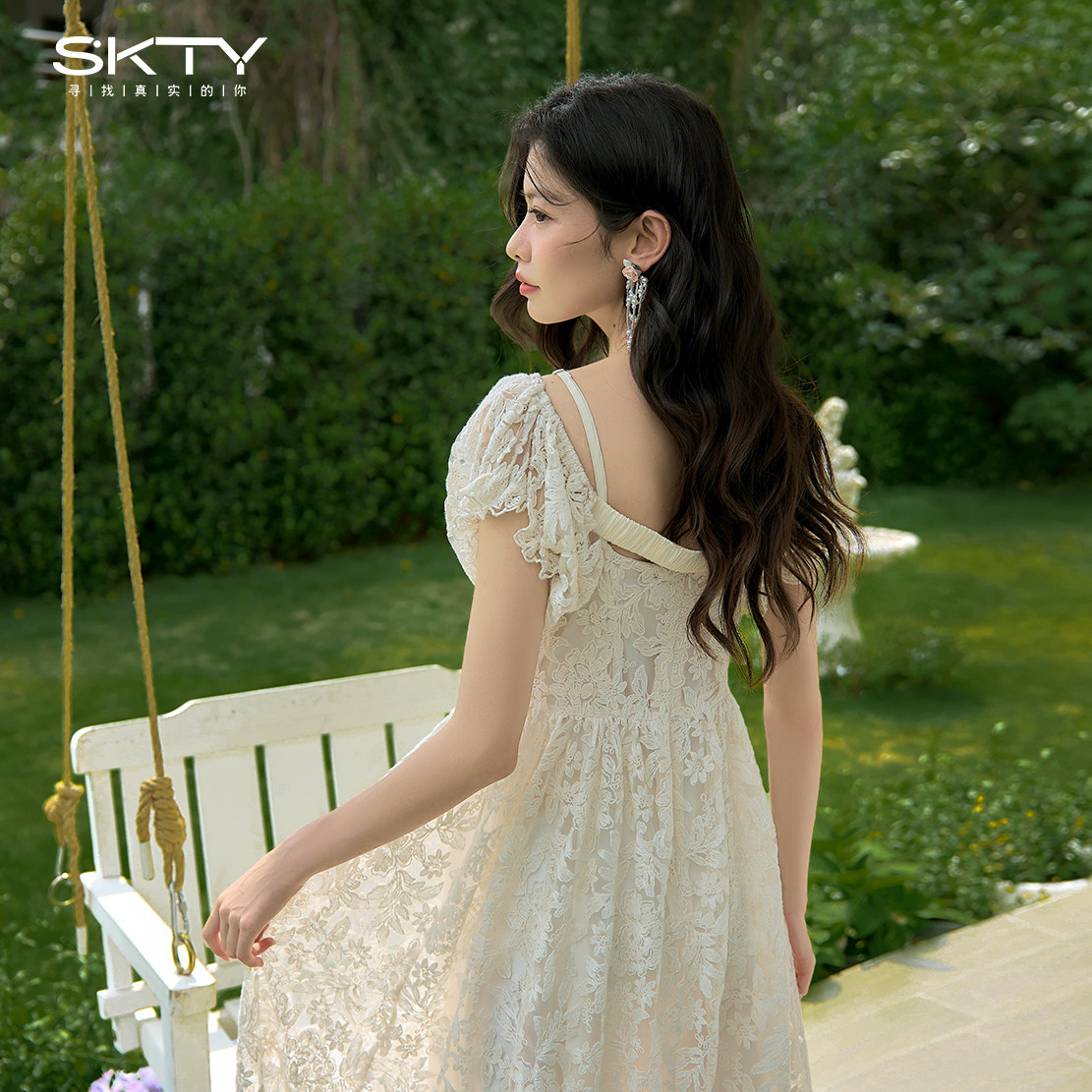  SKTY连衣裙