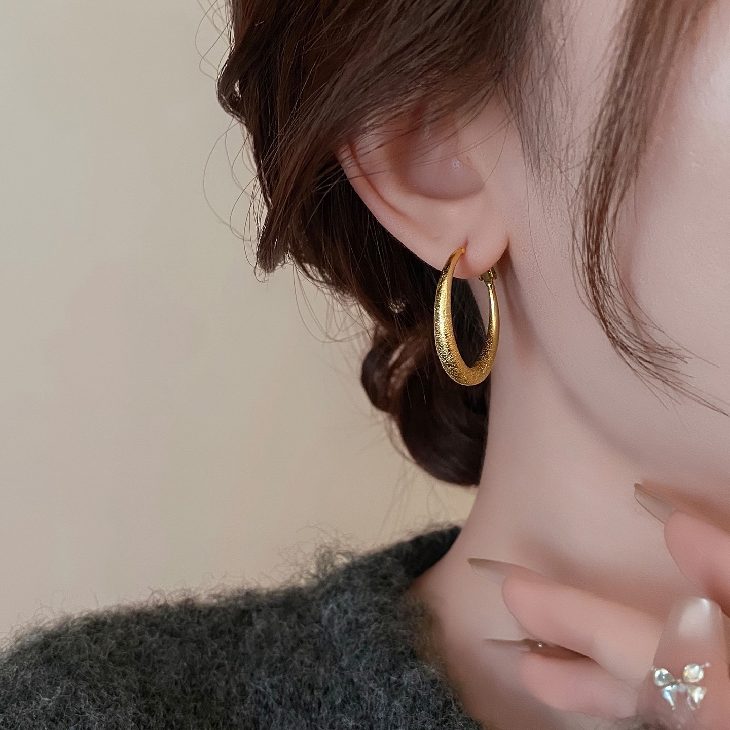 简约金箔感素圈耳环轻奢高级感耳圈小众设计耳钉气质2025超火耳饰,淘宝优惠券,粉丝福利购,淘宝优惠卷