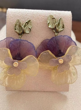 创设计师小众品牌三色堇系列