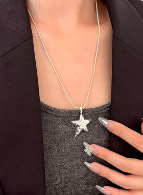 韩国爱心吊坠项链女简约气质高级感毛衣链2024新款卫衣链百搭配饰