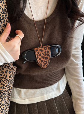 EARMOON 豹纹挂脖磁吸墨镜夹长款项链旅行便携收纳挂绳毛衣链配饰