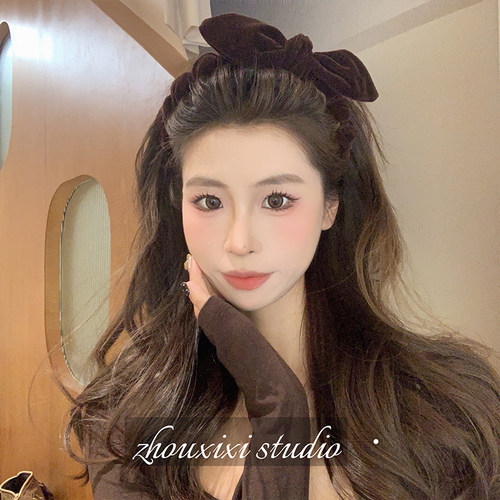 甜美丝绒蝴蝶结齿梳发箍女百搭外出时尚高颅顶发卡头箍头饰早秋款 - 图3