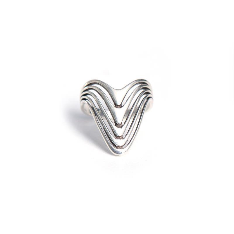 Tsuna style wavy retro ring European and American niche light luxury distressed ring couple accessories