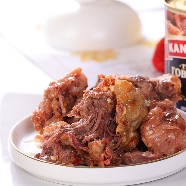 Imported canned beef from Belarus, ready-to-eat large pieces of meat, original chili pepper, instant snacks, picnic food