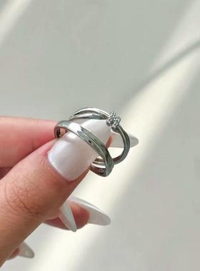 爱意交织情侣款莫比乌斯环戒指