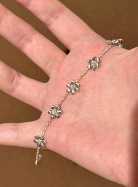 清冷感六瓣花朵手链女款2025新款