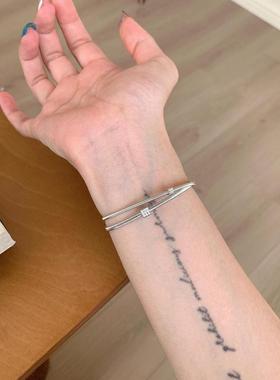 银色双层环绕方块手镯2025新款女