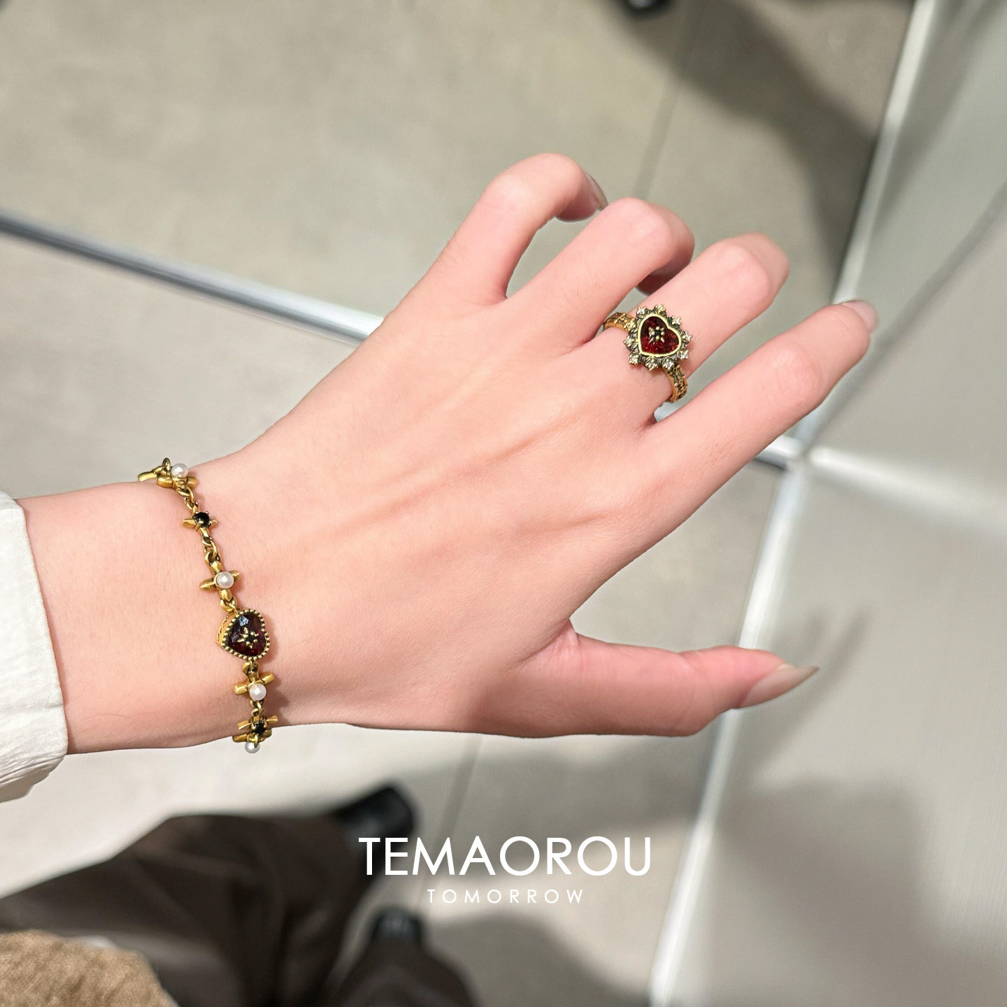 中古仿红宝石爱心吊坠项链女设计轻奢2025新款毛衣链精致高级绝美,淘宝优惠券,粉丝福利购,淘宝优惠卷