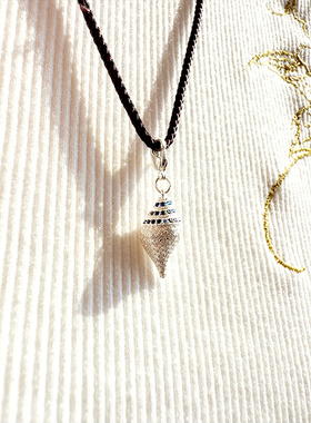 藏式吉祥雕花右旋镶钻海螺吊坠