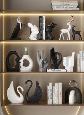 新居软装客厅小众艺术感摆件高端大气办公室展示架书房酒柜装饰品