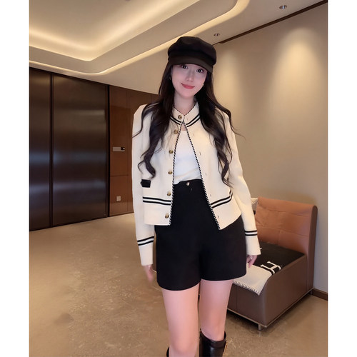 大李plus“醋酸混纺短裤”黑金双排扣高腰百搭短裤-SD601684 - 图0