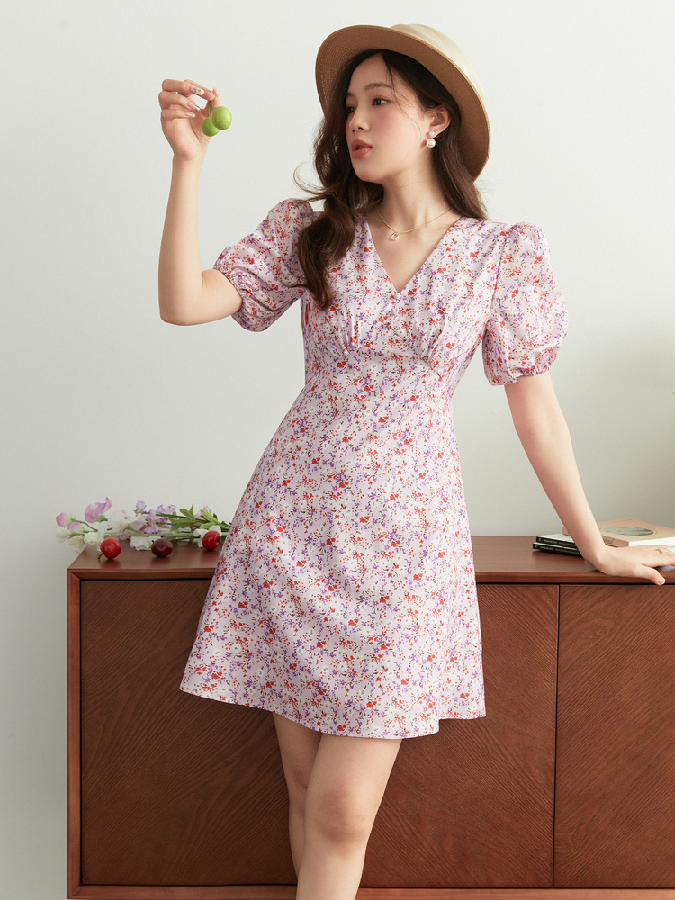 VIVICATHY大码泡泡袖连衣裙