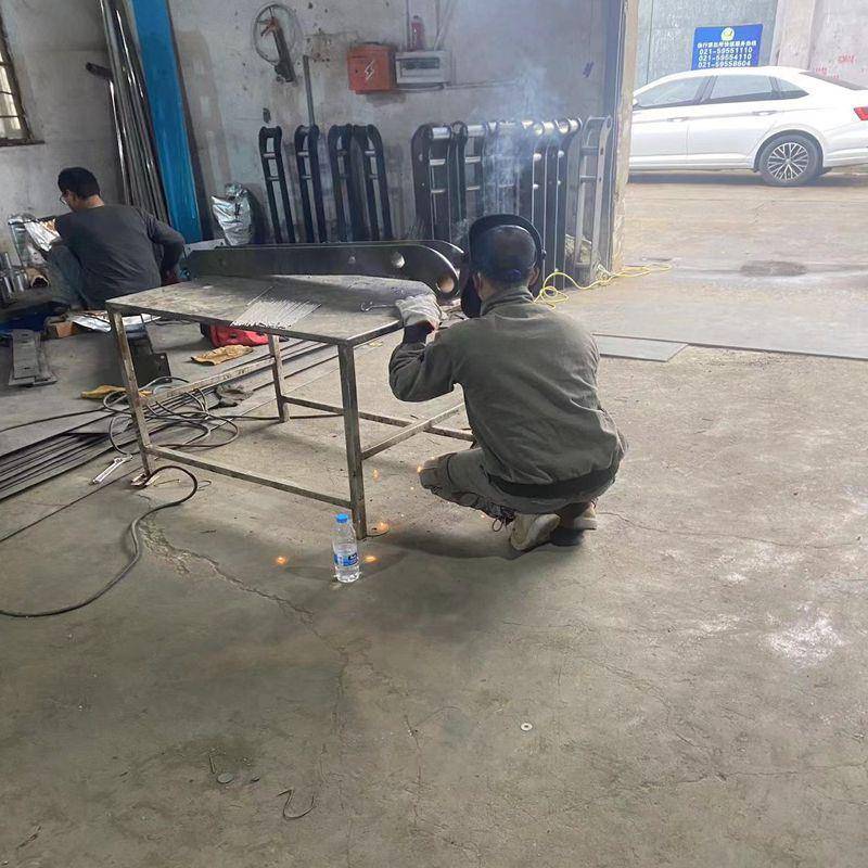 Shanghai sheet metal manufacturer type chassis cabinet bending and welding stainless steel plate laser cutting and bending manufacturer