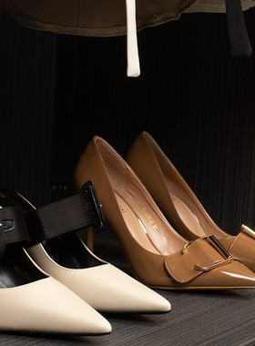 样板房间衣帽间装饰品摆件女士马甲衬衣包包围巾组合套装展厅软装