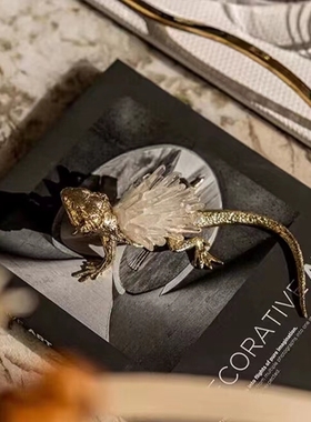 欧式现代样板间卧室床头柜组合摆件书房桌面装饰画金属蜥蜴装饰品