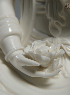 锵锵陶瓷16寸持莲自在观音坐像