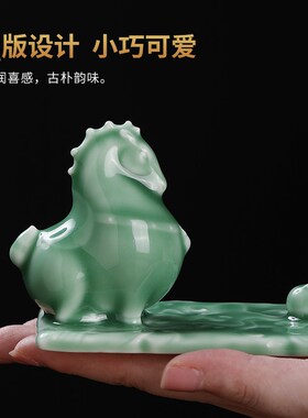 陶瓷唐马绿马小摆件 办公室桌面手机支架电脑书桌好物工位装饰品