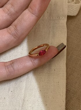 新款红色镶钻戒指女甜美可爱时尚