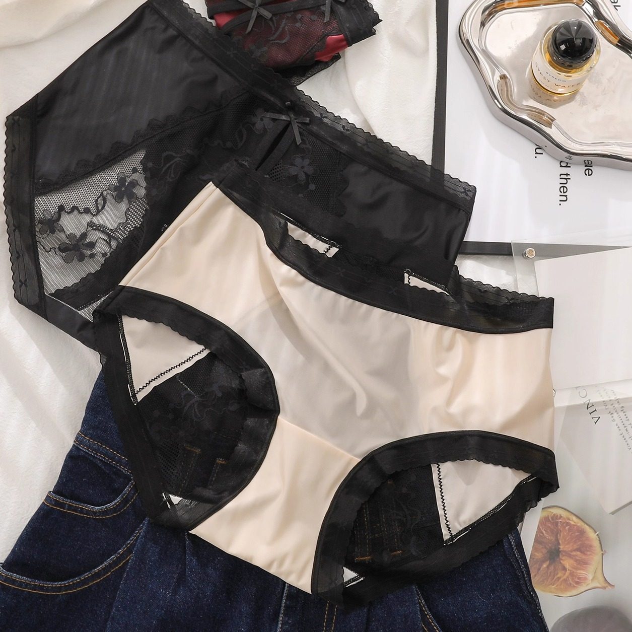 性感蜜桃臀内裤女士2025新款轻奢缎面镂空纯欲风蕾丝大码三角短裤,淘宝优惠券,粉丝福利购,淘宝优惠卷