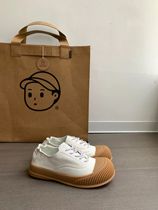 Is it possible to attract one of your pair of little white shoes?