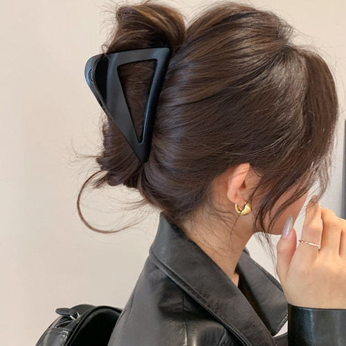 高级感巧克力棕中号抓夹2025新款鲨鱼夹子女小众发量少发夹后脑勺 - 图2
