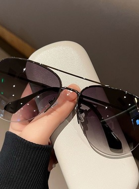 超轻蛤蟆镜暖茶色时尚女太阳眼镜半框双梁户外防紫外线遮阳墨镜潮