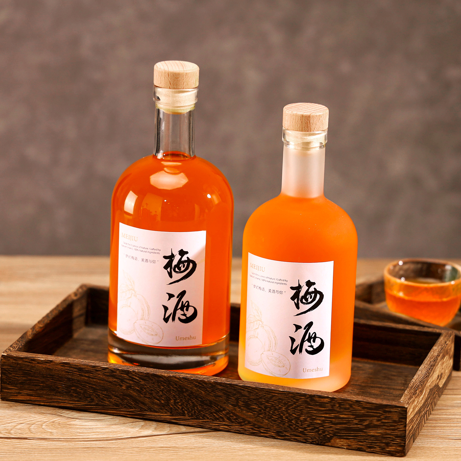 Special bottle for brewing wine with lead-free glass seal to prevent leakage of wine