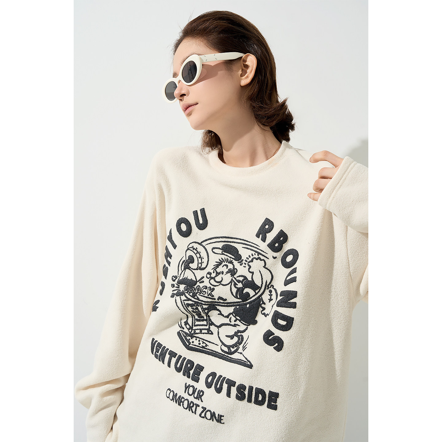 吴童童毛绒圆领长袖内搭T恤女秋冬韩系设计感宽松套头打底衫上衣