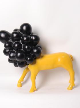 现代简约抽象泡泡狗树脂摆件样板房售楼部儿童家居装饰软装工艺品