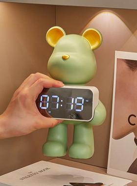 新款直销网红创意暴力熊时钟摆件客厅玄关桌面卧室钟表装饰轻奢家