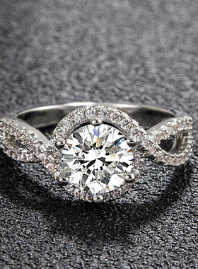 新款经典六爪2克拉微镶戒指女双排钻扭臂订求结婚钻戒女